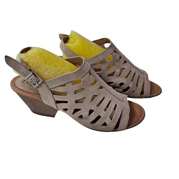 Born Women's 10M Dixie Perforated Buckle Heeled Sandals Tan Peep Toe - Picture 1 of 8
